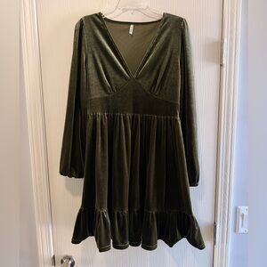 HALARA Olive Velvet V-Neck Tiered Mini Dress size Large - NWOT